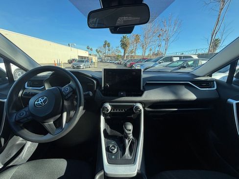 Used 2025 Toyota RAV4 LE image 33