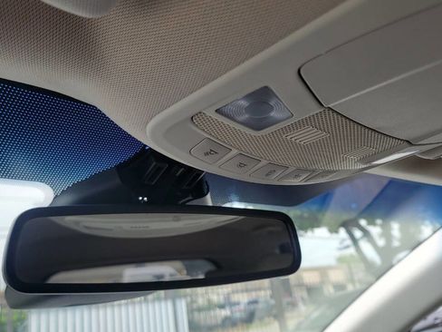 Used 2019 Ford Edge SE FWD image 21