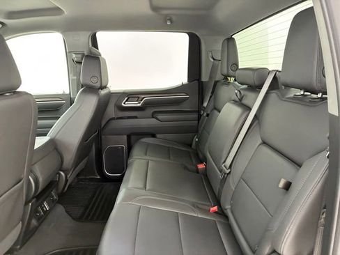 Used 2025 GMC Sierra 1500 SLT AWD/4WD image 18