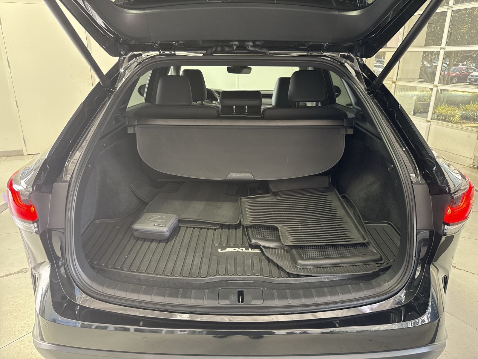 Used 2023 Lexus RX 350 Premium w/ Accessory Package AWD/4WD image 27