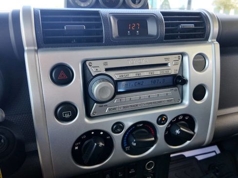 Used 2008 Toyota FJ Cruiser 4WD image 12