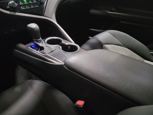 Used 2021 Toyota Camry LE FWD image 26