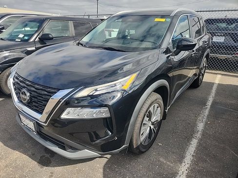 Used 2023 Nissan Rogue SV w/ SV Premium B Package FWD image 3