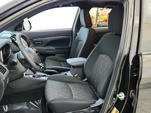 Used 2025 Mitsubishi Outlander Sport ES AWD/4WD image 21