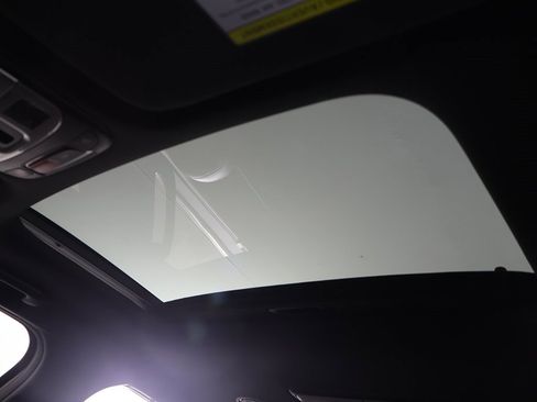 Used 2024 Kia Telluride EX w/ EX Captain's Chair Package image 24