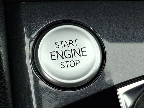 Used 2024 Volkswagen Tiguan SE R-Line image 22