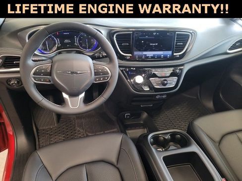 New 2025 Chrysler Pacifica Select w/ Fav Edition Package image 6