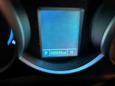 Used 2014 Chevrolet Cruze LS image 11