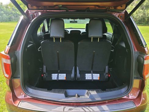 Used 2018 Ford Explorer XLT w/ Equipment Group 202A AWD/4WD image 20