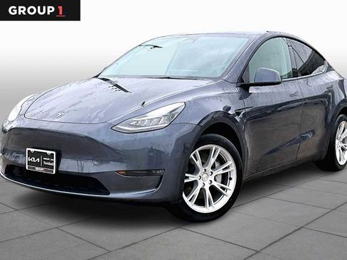 Used 2023 Tesla Model Y image 1