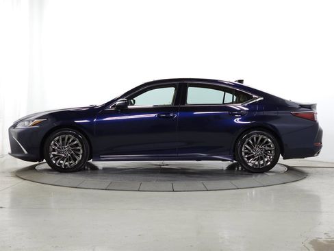 Used 2025 Lexus ES 350 w/ Luxury Package image 4