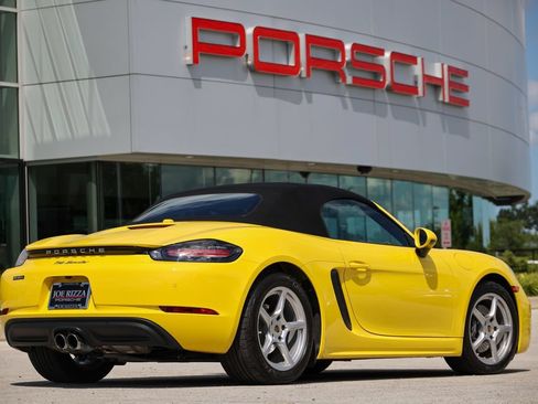 Certified 2024 Porsche 718 Boxster RWD image 12