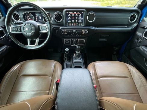 Used 2020 Jeep Gladiator Overland AWD/4WD image 9
