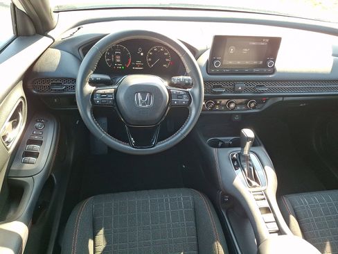 Used 2024 Honda HR-V Sport image 11