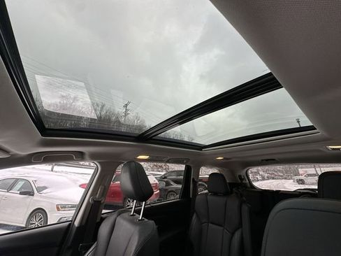 Used 2022 Subaru Ascent Limited w/ Technology Package image 18