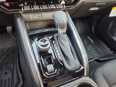 New 2025 GMC Canyon Elevation w/ Convenience Package image 14