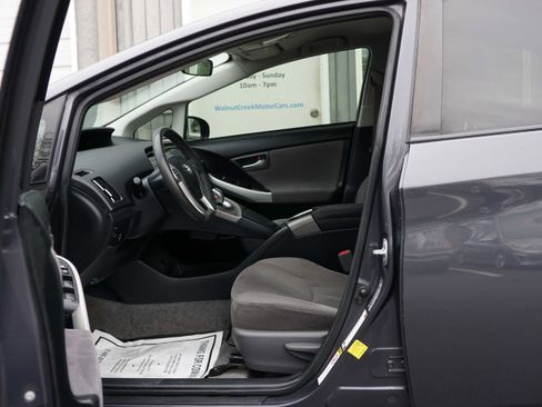 Used 2015 Toyota Prius Two image 38