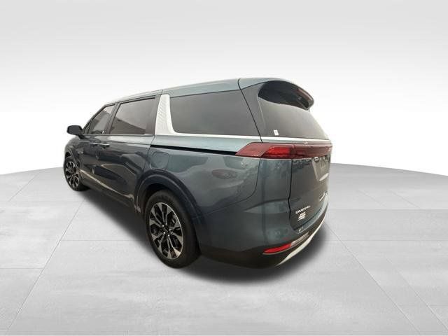 Used 2024 Kia Carnival EX FWD image 23