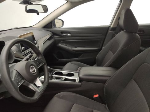 Used 2024 Nissan Altima 2.5 SV image 17