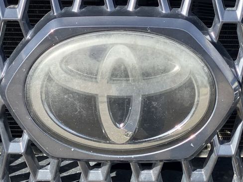 Used 2019 Toyota Tacoma TRD Sport image 10