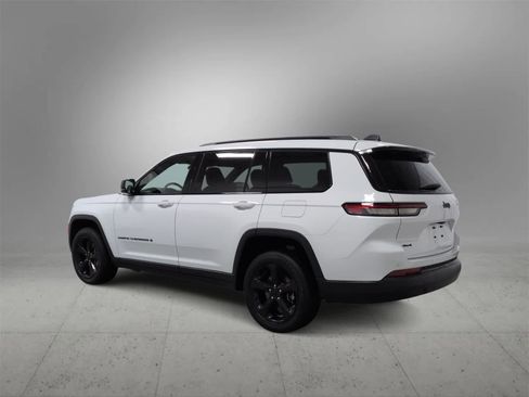 Certified 2024 Jeep Grand Cherokee L Altitude image 6