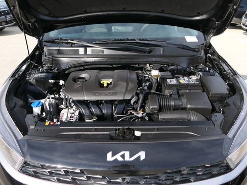 Used 2023 Kia Forte LXS w/ LXS Technology Package image 28