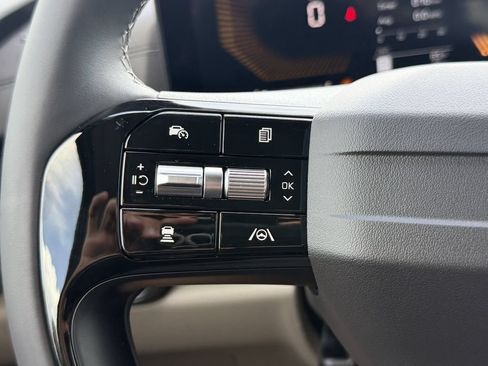 New 2027 Kia Carnival LX FWD image 34