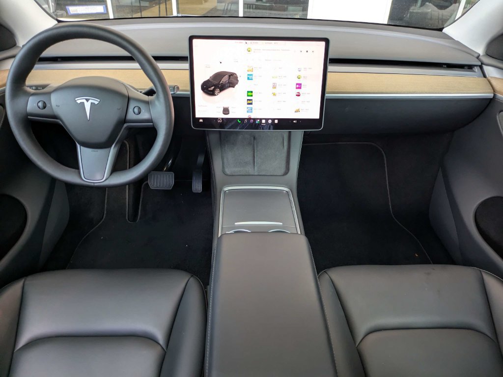 Used 2023 Tesla Model Y Long Range AWD/4WD image 32