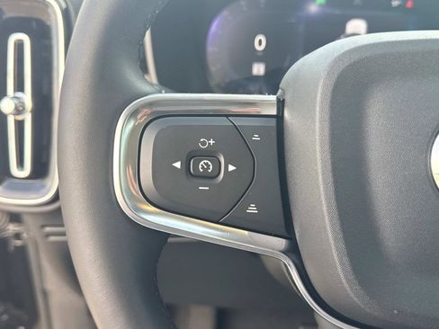 Certified 2024 Volvo XC40 B5 Plus w/ Climate Package image 30