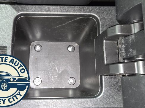 Used 2022 Mitsubishi Outlander SE image 17