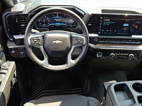Used 2024 Chevrolet Silverado 1500 LT AWD/4WD image 12