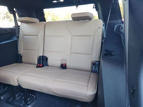 Used 2021 Chevrolet Tahoe Premier w/ Premium Package image 19