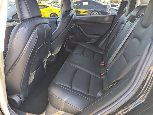 Used 2018 Tesla Model 3 Long Range image 9