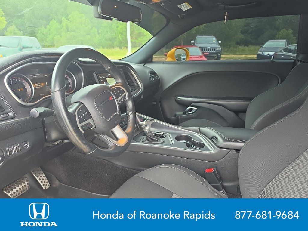 Used 2018 Dodge Challenger R/T Scat Pack w/ Dynamics Package RWD image 9