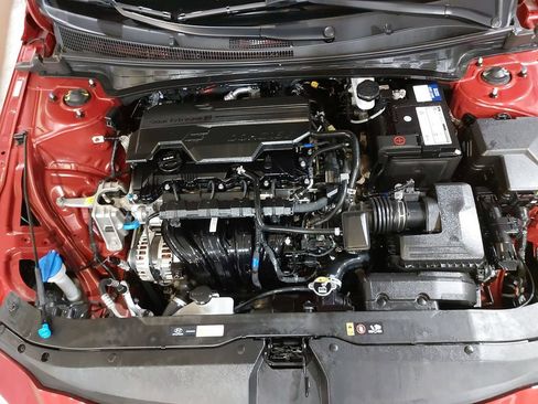Certified 2025 Hyundai Elantra Limited FWD image 32