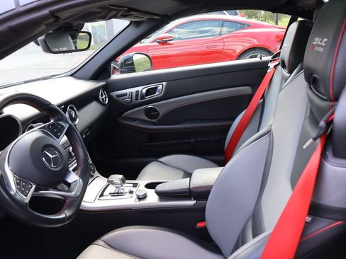 Used 2019 Mercedes-Benz SLC 43 AMG image 21