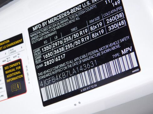 Used 2020 Mercedes-Benz GLE 350 GLE 350 4MATIC Sport Utility 4 w/ Premium Package image 30