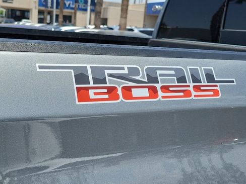 Used 2025 Chevrolet Silverado 1500 LT Trail Boss w/ LT Trail Boss Premium Package AWD/4WD image 32