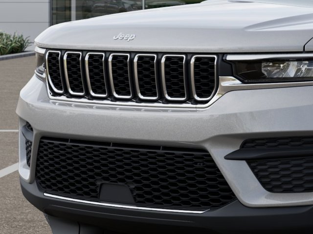 New 2026 Jeep Grand Cherokee Laredo AWD/4WD image 14