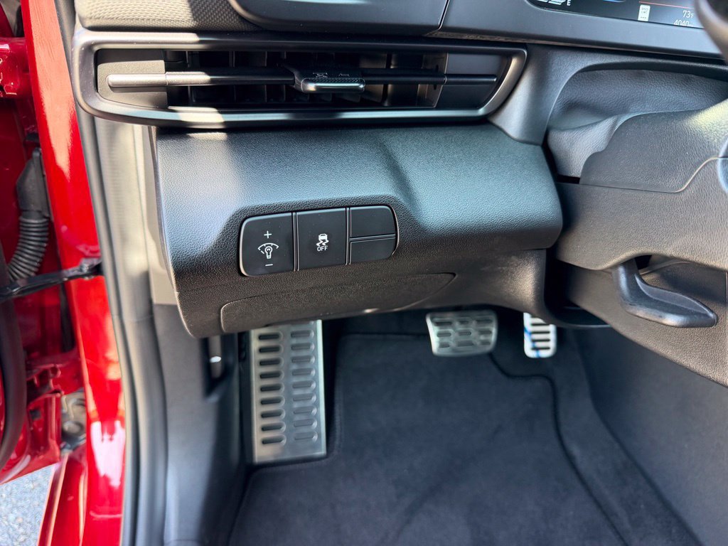 Certified 2025 Hyundai Elantra Sport FWD image 19