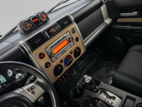 Used 2013 Toyota FJ Cruiser 4WD w/ Upgrade Pkg image 50