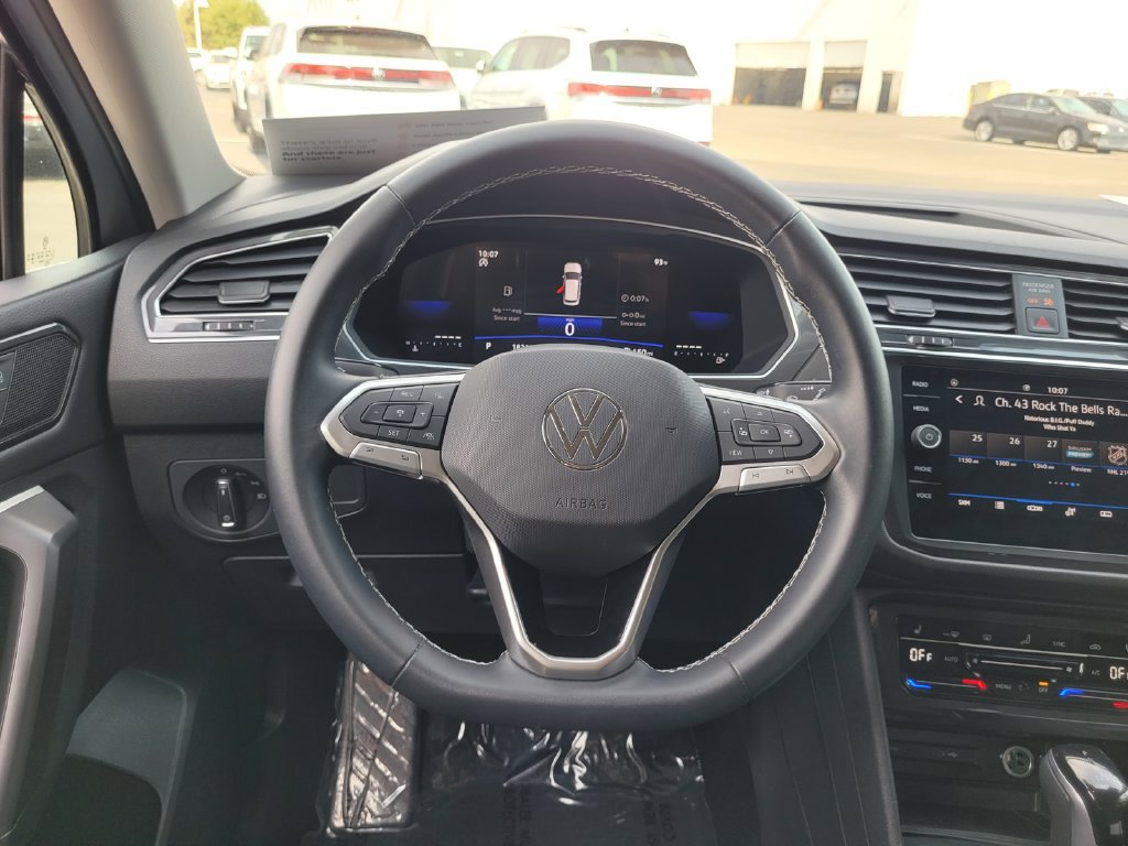Used 2023 Volkswagen Tiguan SE FWD image 17