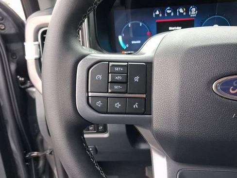 Used 2025 Ford F250 Lariat w/ Black Appearance Package AWD/4WD image 18