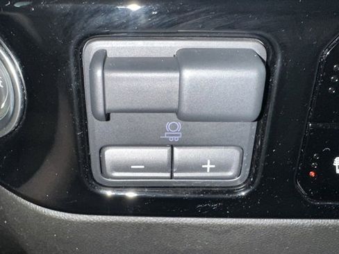 Certified 2023 Chevrolet Silverado 1500 RST image 36