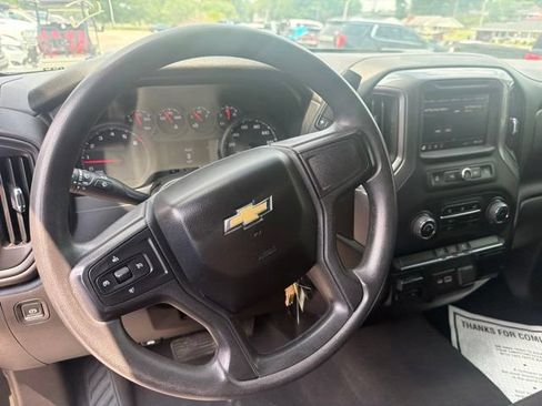 Used 2022 Chevrolet Silverado 2500 Custom w/ Custom Value Package AWD/4WD image 11