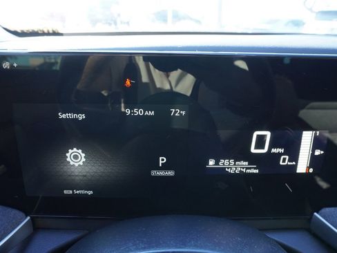 Certified 2025 Nissan Kicks SV image 21