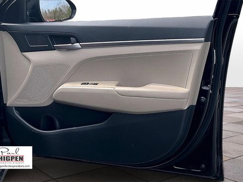 Used 2020 Hyundai Elantra SE w/ Cargo Package (C1) image 22