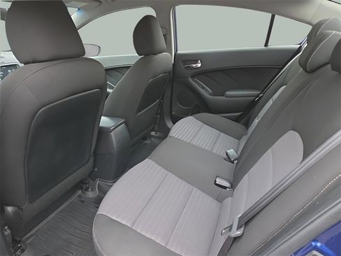 Used 2018 Kia Forte S image 15