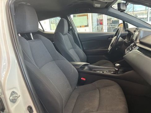 Used 2018 Toyota C-HR XLE image 15