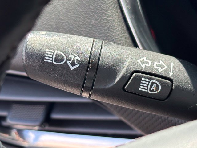 Used 2023 Chevrolet Traverse RS FWD image 19